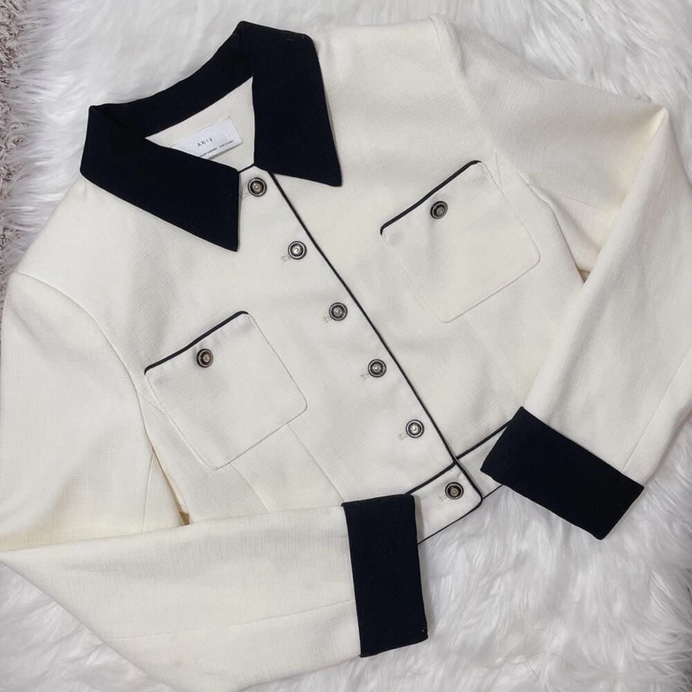 Korean structured contrast collared cropped jacket - image 4